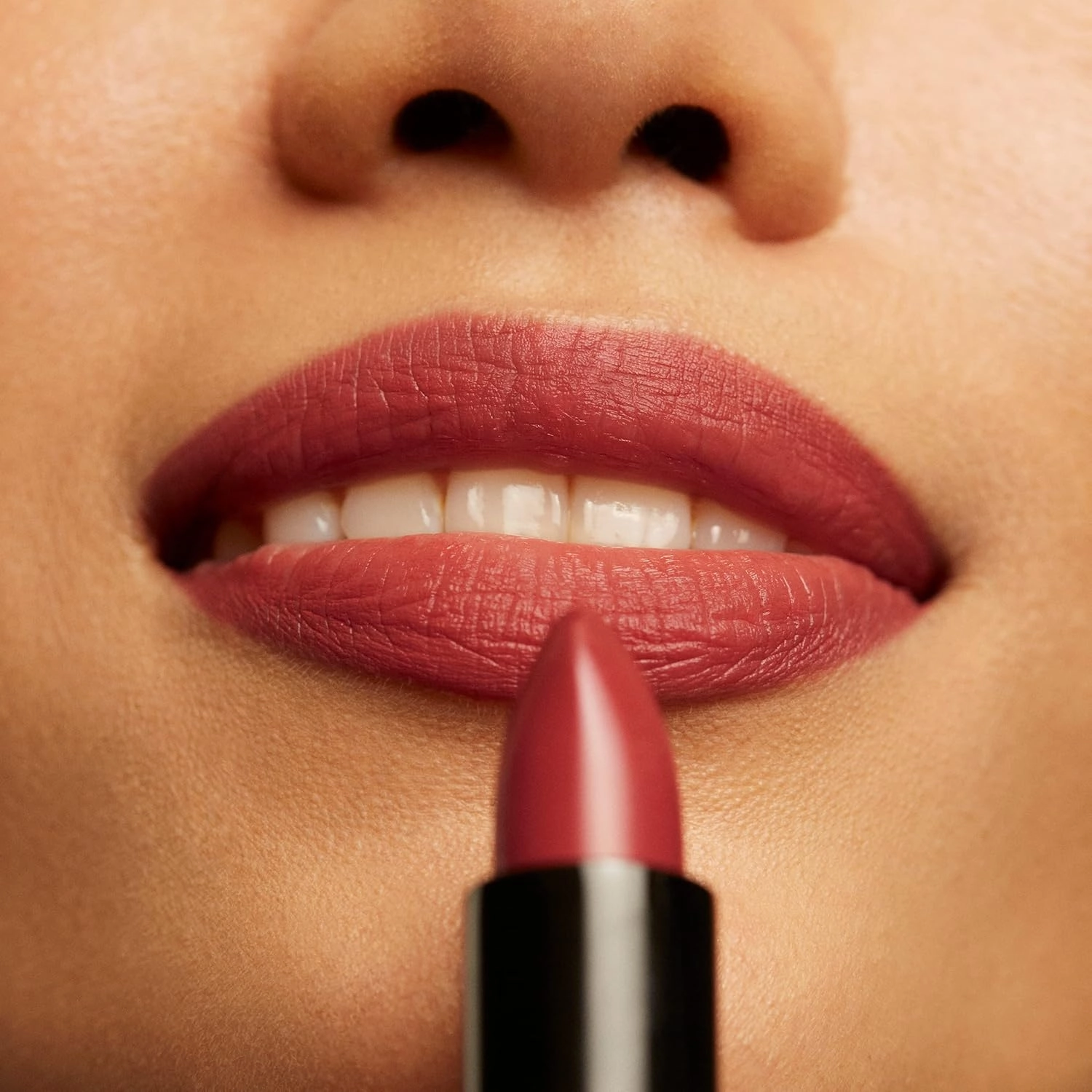 3INA The Lipstick 276 - Outstanding Shade Selection - Matte And Shiny Finishes - Highly Pigmented And Comfortable - Vegan And Cruelty Free Formula - Moisturizes The Lips - Shiny Dusty Red - 0.11 Oz
