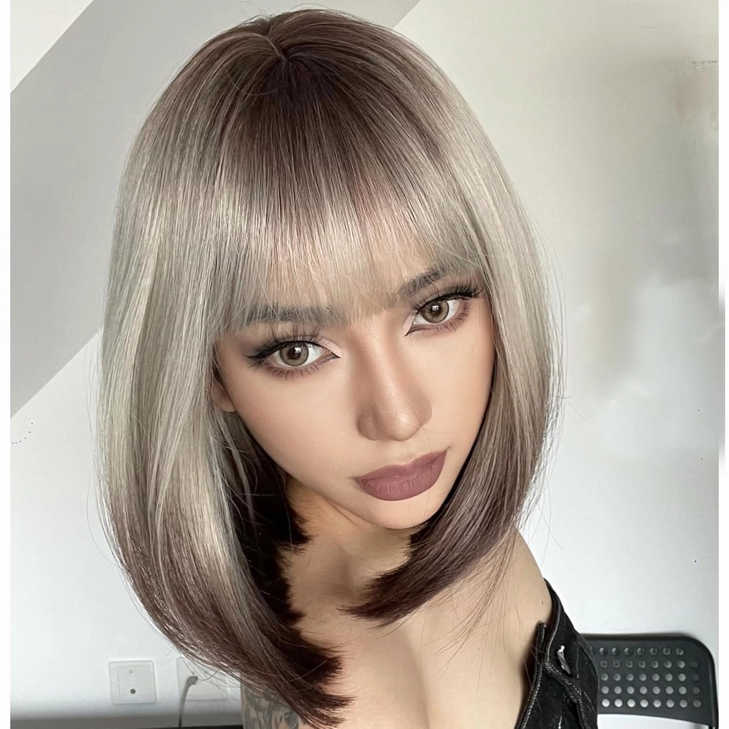 AISI BEAUTY Ombre Brown to Blonde Bob Wig with Bangs Short Straight Ombre Wigs for Women 12 Inch Synthetic Straight Hair Wig for Girl Cosplay Party Wear