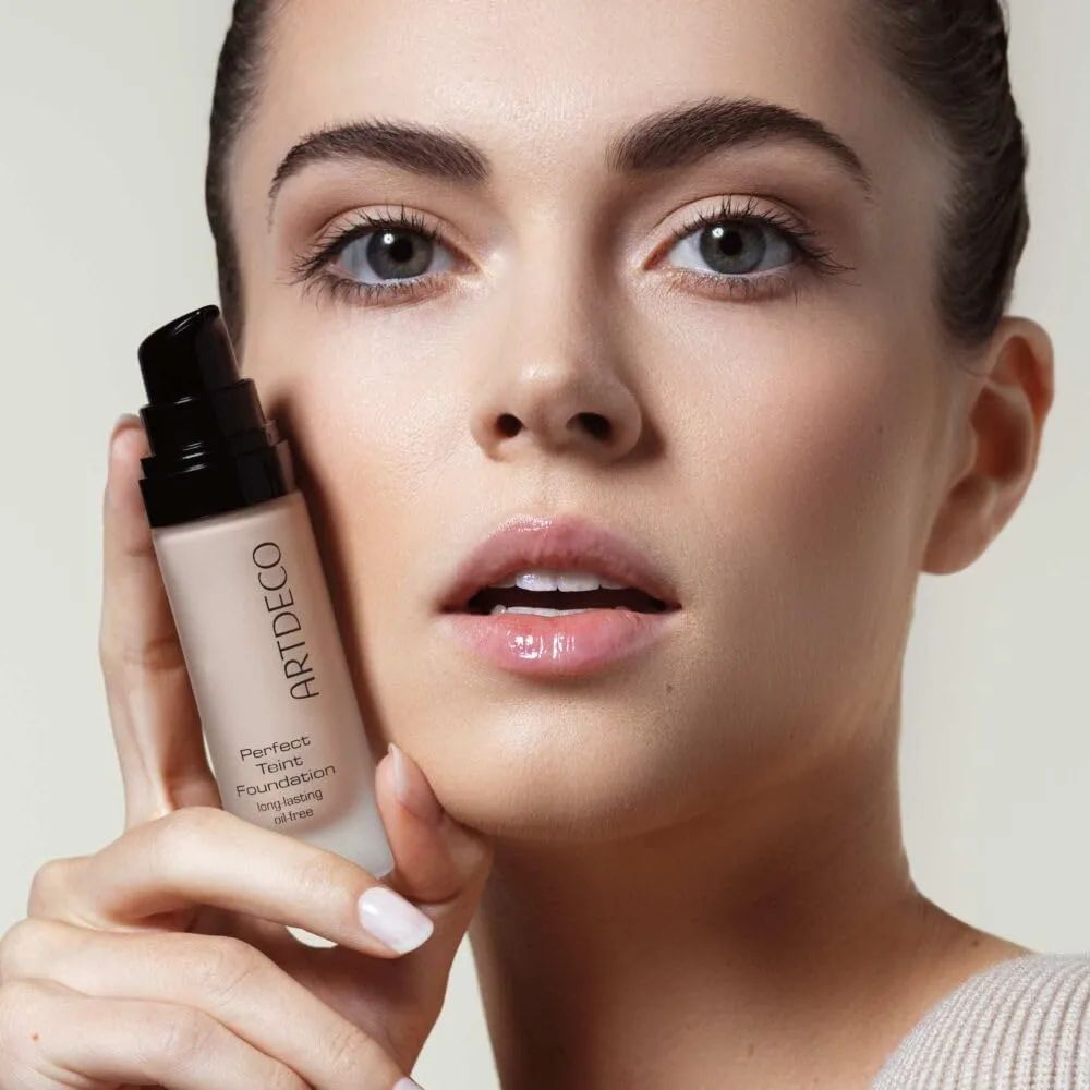 ARTDECO Perfect Teint Foundation - Natural N°35 - Lightweight Liquid Formula - Medium to Full Coverage - Without Mask-Like Effect - Conceals Imperfections - Vegan Makeup - Hyaluron - 0.67 Fl Oz