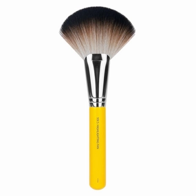 Bdellium Tools Professional Makeup Brush - Studio Series 991.5 Highlighting Fan - With Soft Synthetic Fibers, For Topping the Cheekbones (Yellow, 1pc)