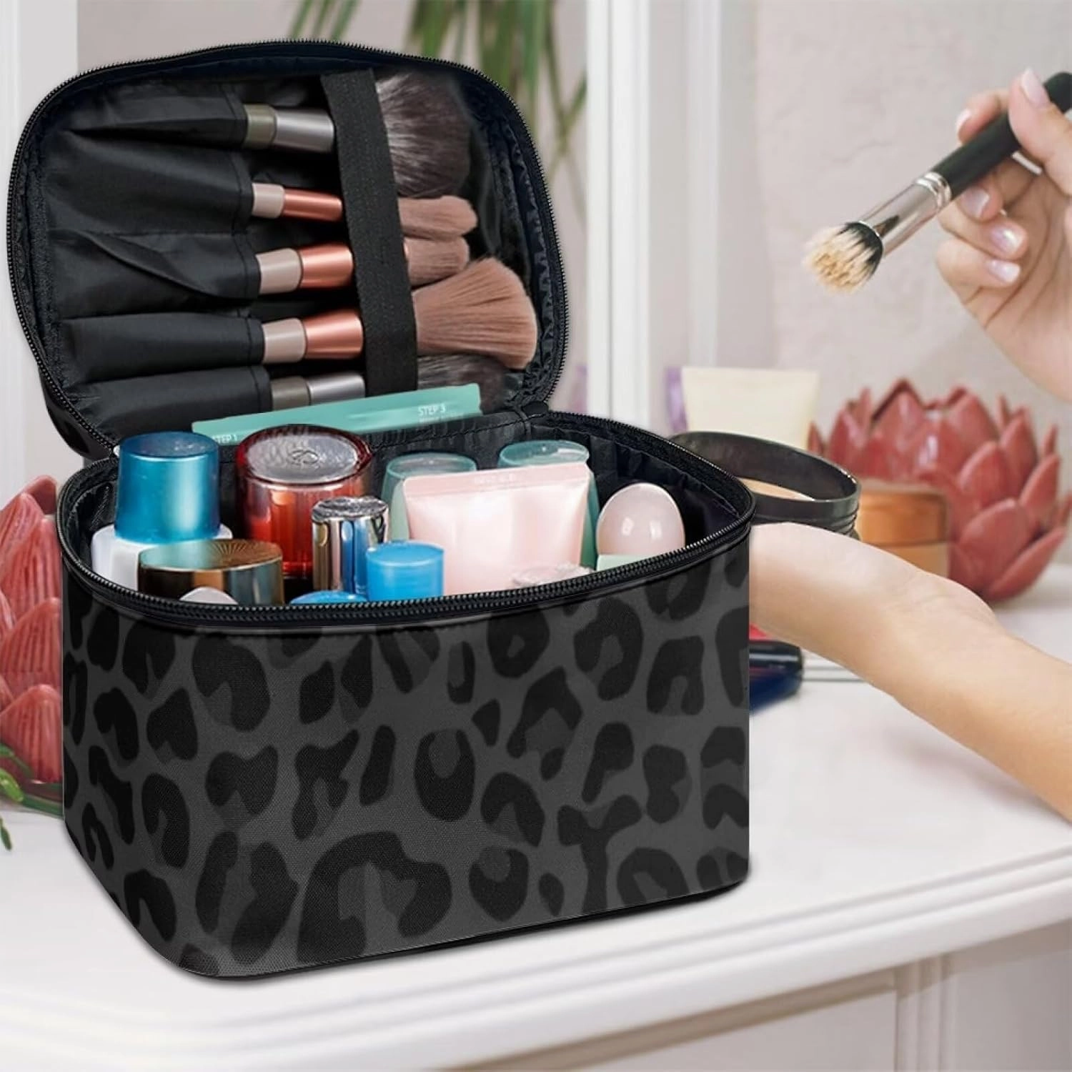 Black Leopard Print Toiletry Bag 1Pc Portable Cosmetic Storage Bag Make Up Bag Travelling Organizer Black Travel Skincare Bag Travel Makeup Bag Toiletry Bags Large Cosmetic Cases for Women