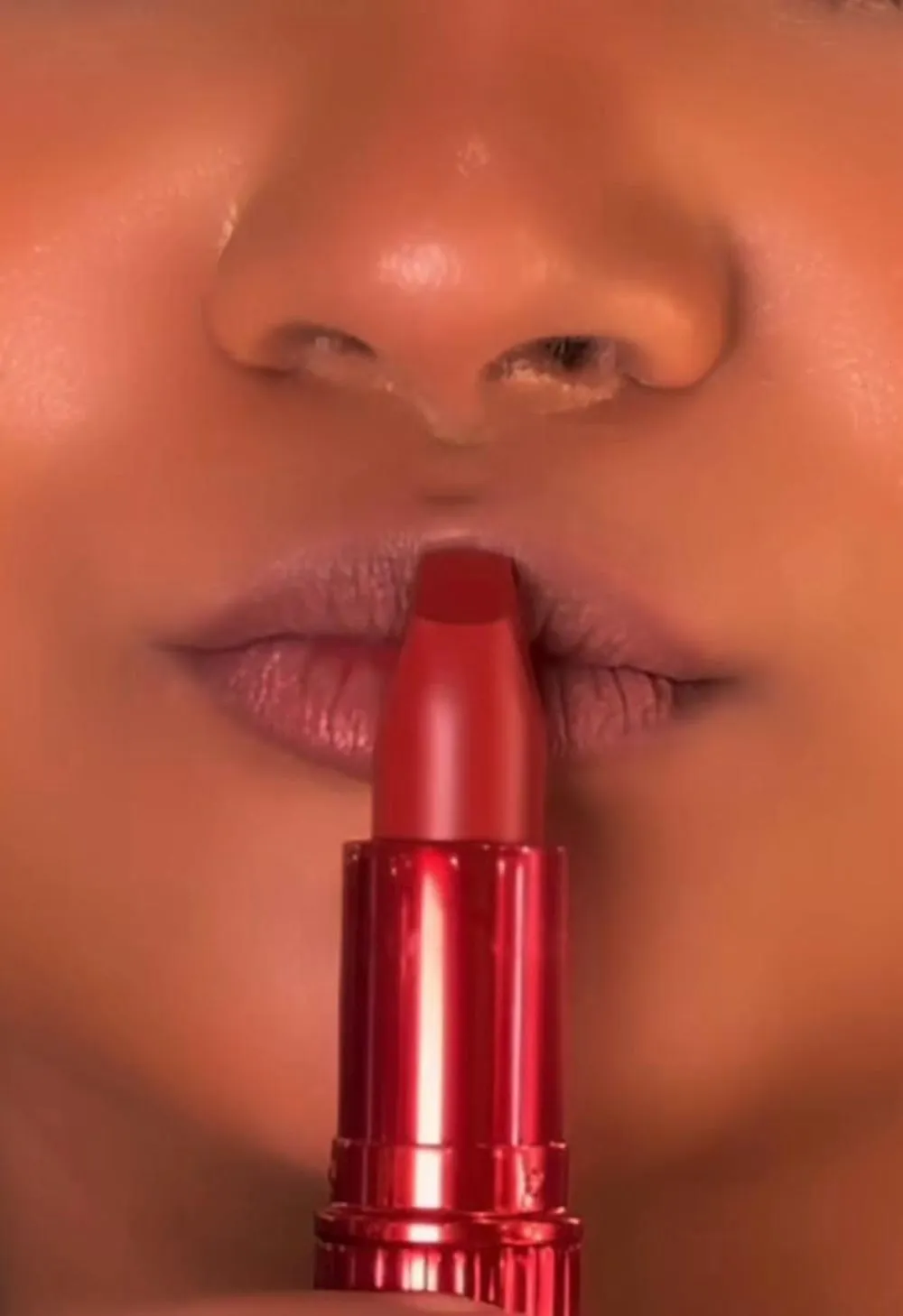 CHARLOTTE'S NEW! HOLLYWOOD BEAUTY ICON LIPSTICK MATTE REVOLUTION - MARK OF A KISS
