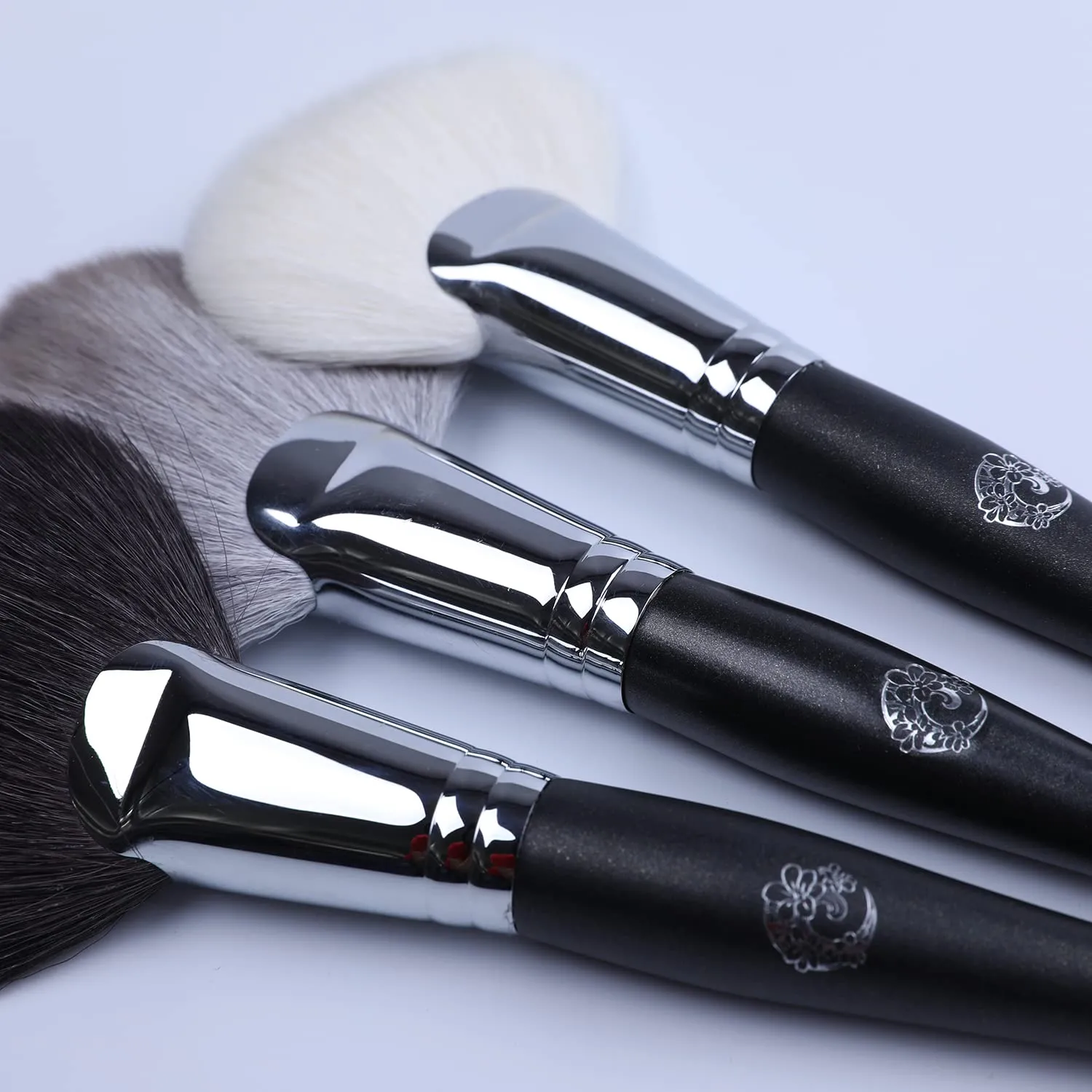 ENERGY Fan Blush Brush Large Face Makeup Brush for Setting Powder Highlighter Blusher Contours Cheekbones Cosmetics Brush Goat Hair M402