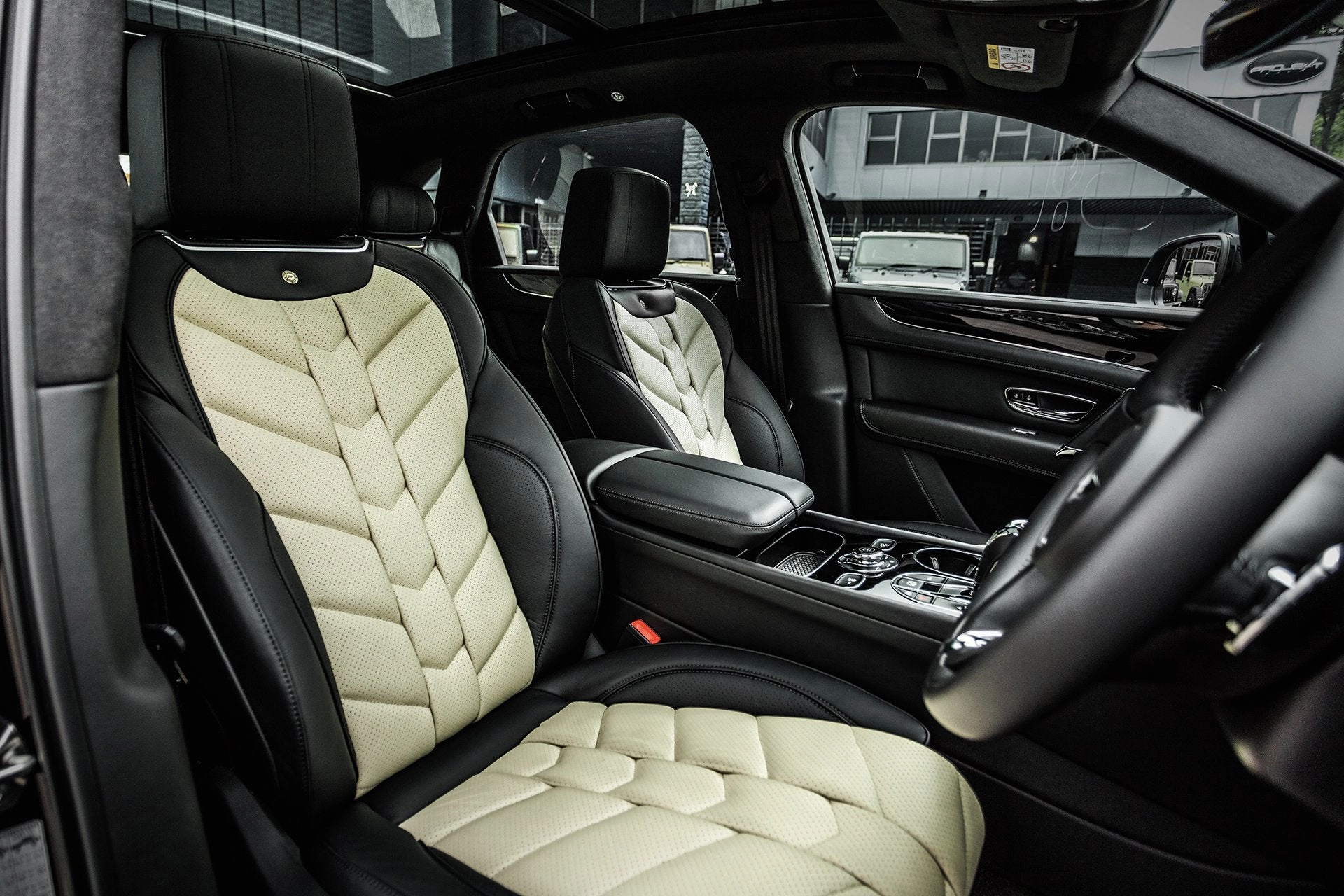Exquisite Bentley Bentayga Black with Cream Interior Package
