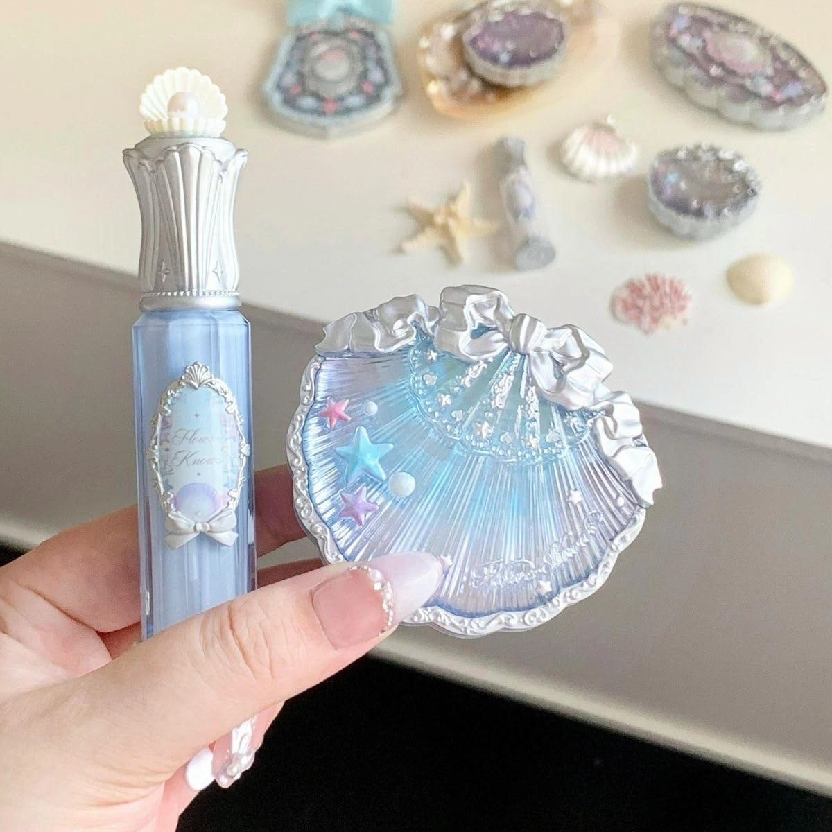 Flower Knows Shell Series Pearl Lip Gloss Moisturizing Non-Sticky High-Shine Finish Lip Care Balm (C09)