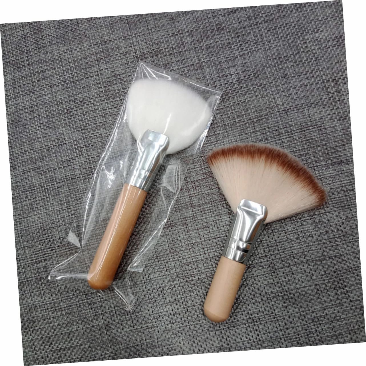Hemoton 4sets Long Handle Highlighter Makeup Brush Fluffy Soft Brush for 4pcs*4