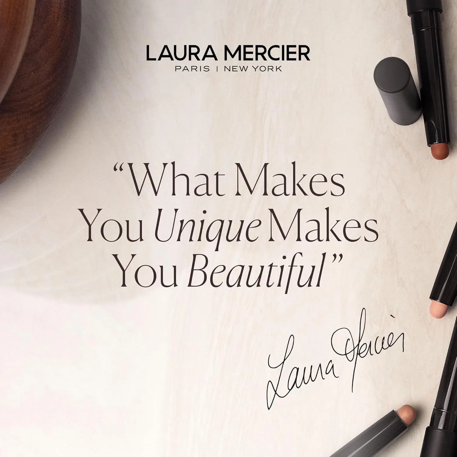 Laura Mercier RoseGlow Highlighting Powder, Rosy Neutral Highlighter Makeup, Buildable Coverage, Natural Dewy Finish, For All Skin Tones, Light Reflecting Pearls