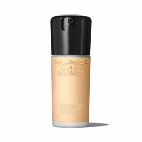 MAC Studio Radiance Serum Powered Foundation NC20