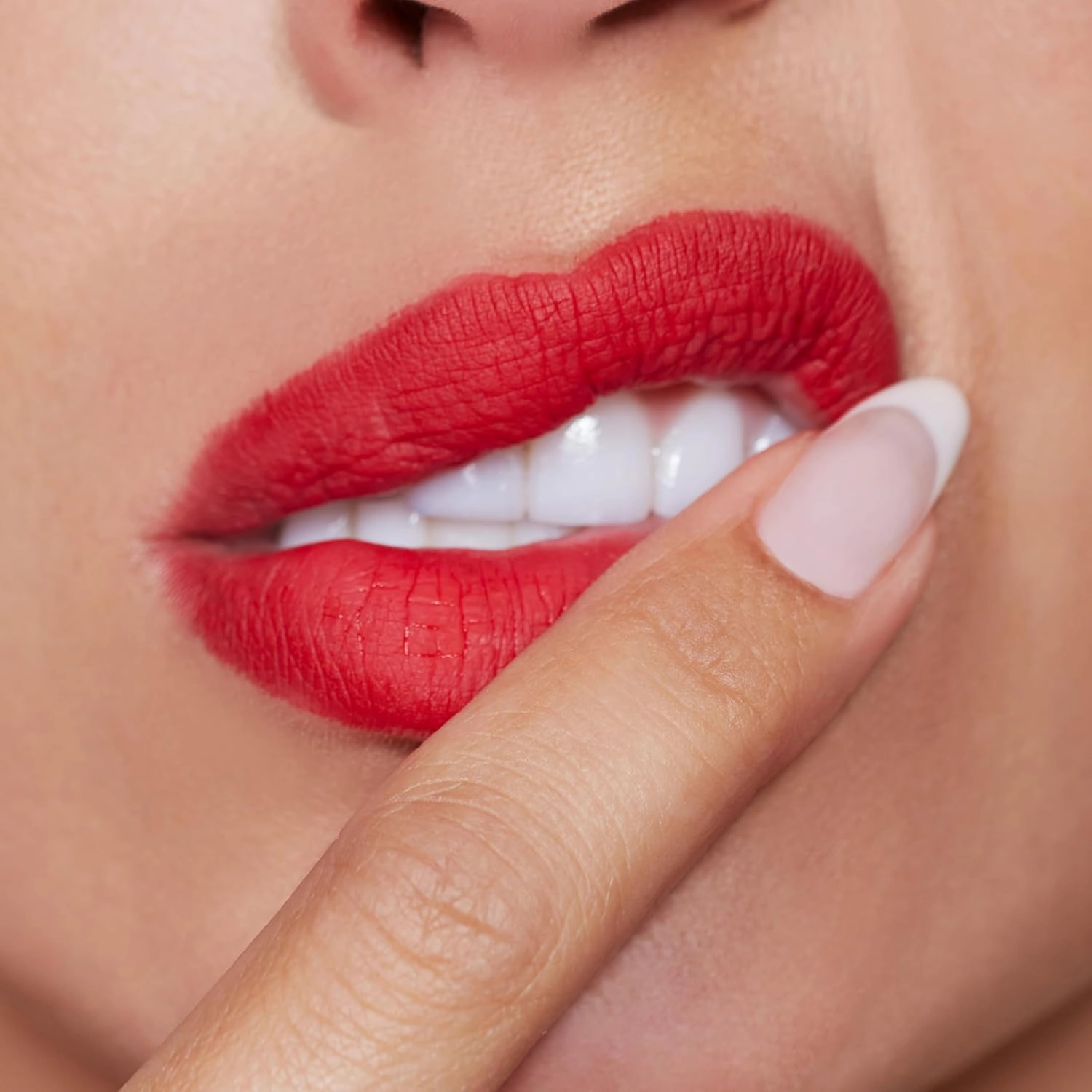 Matte Liquid Lipstick, Cruelty Free, Vegan, Paraben Free - Made in Italy (FINEAPPLE | Bright Red)
