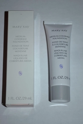 MK MEDIUM COVERAGE LIQUID FOUNDATION IVORY 100
