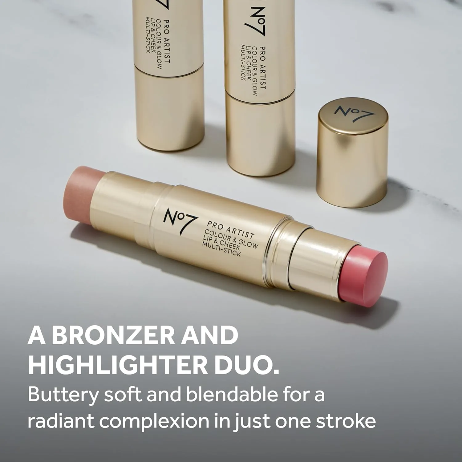 No7 Pro Artist Multi-Use Bronzer Stick & Highlighter Makeup - Dual-Ended Cream Contour and Face Highlighter with Vitamin E and Argan Oil for a Radiant Finish - Deep Bronze/Golden Glow (10g)