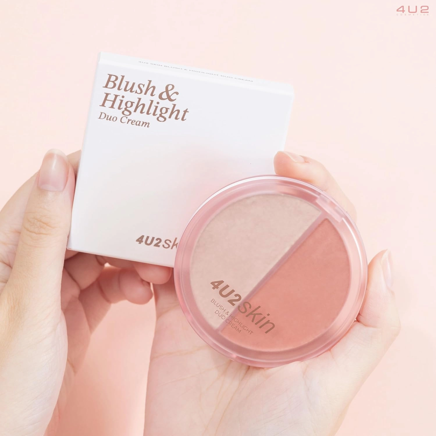 Skin Blush & Highlight Duo Cream - Glassy Pearl Powder" that illuminates the skin for a dewy, plumped and glowy finish.