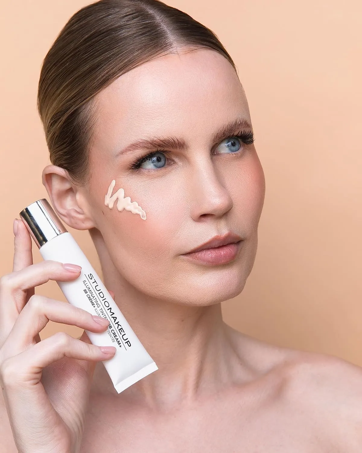 StudioMakeup Illuminating Tinted BB Cream – 1 fl oz / 30 mL Light to Medium Coverage BB Cream Foundation - Lightweight Foundation with Hydrating and Illuminating Hyaluronic Acid - For All Skin Types