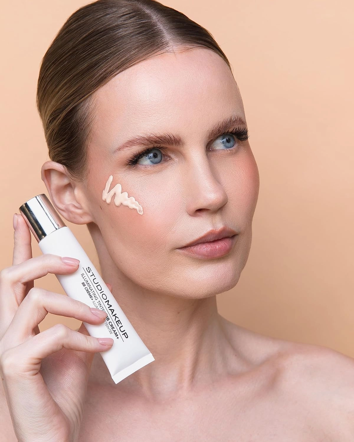 StudioMakeup Illuminating Tinted BB Cream – 1 fl oz / 30 mL Light to Medium Coverage BB Cream Foundation - Lightweight Foundation with Hydrating and Illuminating Hyaluronic Acid - For All Skin Types